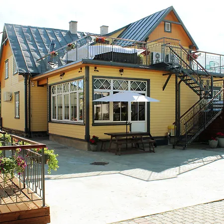 Aparthotel Embrace & 4*