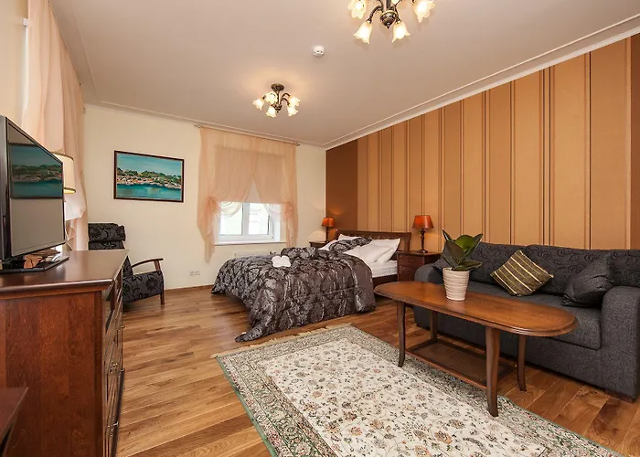 Embrace & Apart-hotel